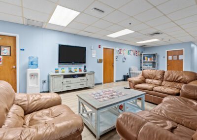 Safe Harbor Recovery Center - Virginia Drug Rehab - mental health and alcohol and drug addiction treatment center in portsmouth, VA and chesapeake, VA - living room